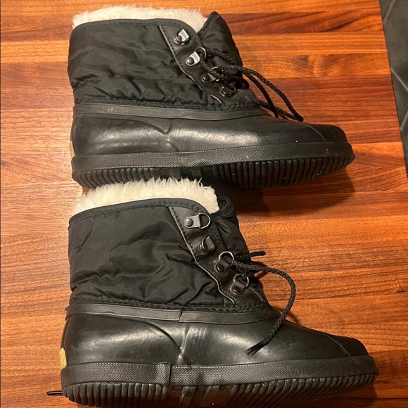 Eddie Bauer Sorel Womens Black Lace Fur Up Snow Boots Size US 7 - Like New - Picture 9 of 10